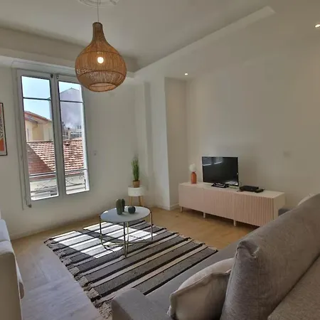 In Near Sandy Beaches, Cleaning Included Apartmán Antibes